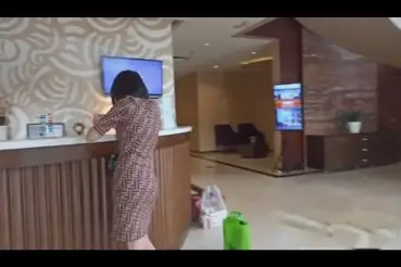 Check In Kamar Hotel Dengan Pramugari Cantik
